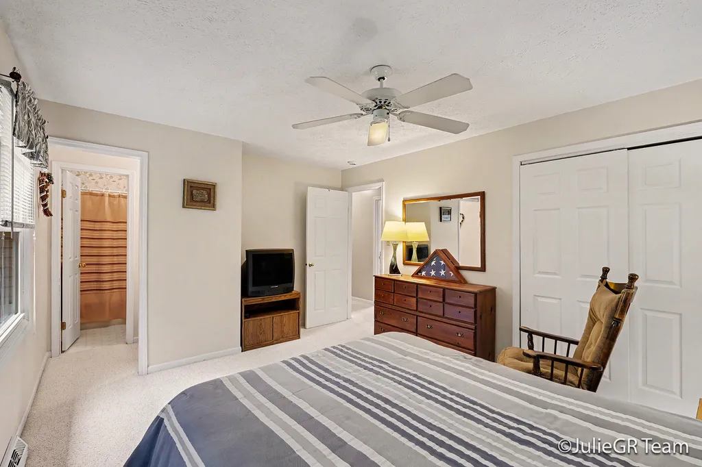 6635 E Via Vista Court NE Cannon Township MI 49341