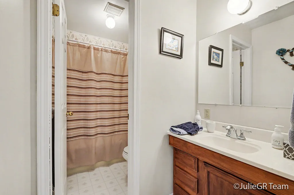 6635 E Via Vista Court NE Cannon Township MI 49341