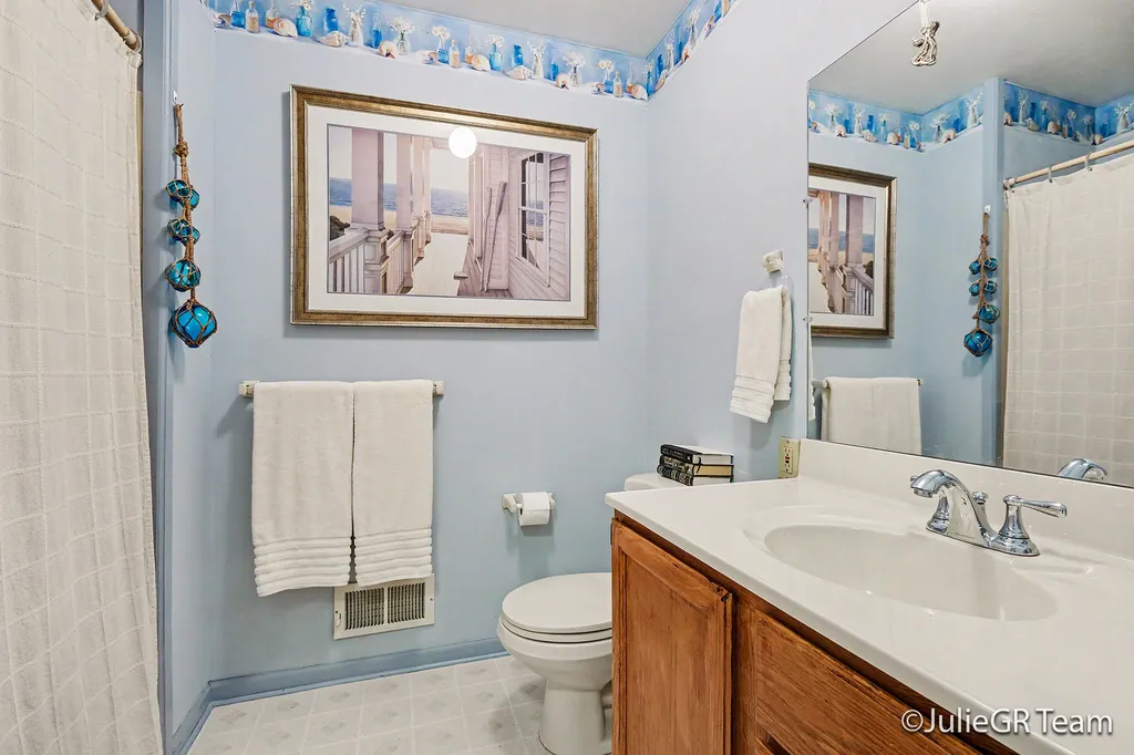 6635 E Via Vista Court NE Cannon Township MI 49341
