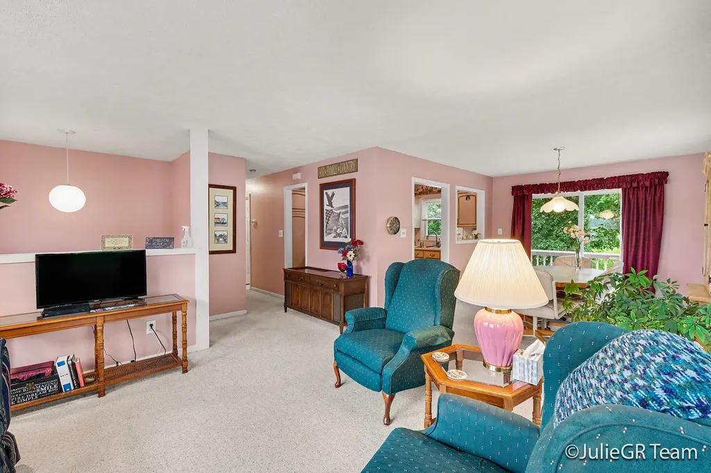6635 E Via Vista Court NE Cannon Township MI 49341