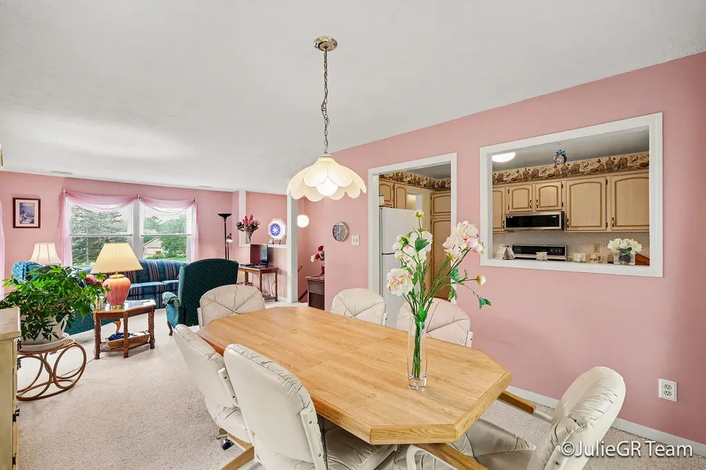 6635 E Via Vista Court NE Cannon Township MI 49341