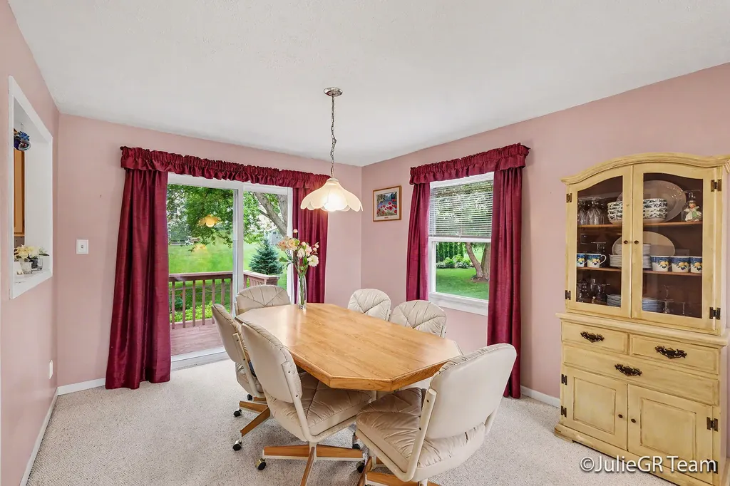 6635 E Via Vista Court NE Cannon Township MI 49341
