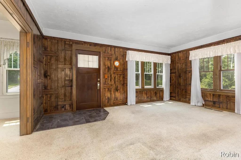 1545 4th Street NW Grand Rapids City MI 49504
