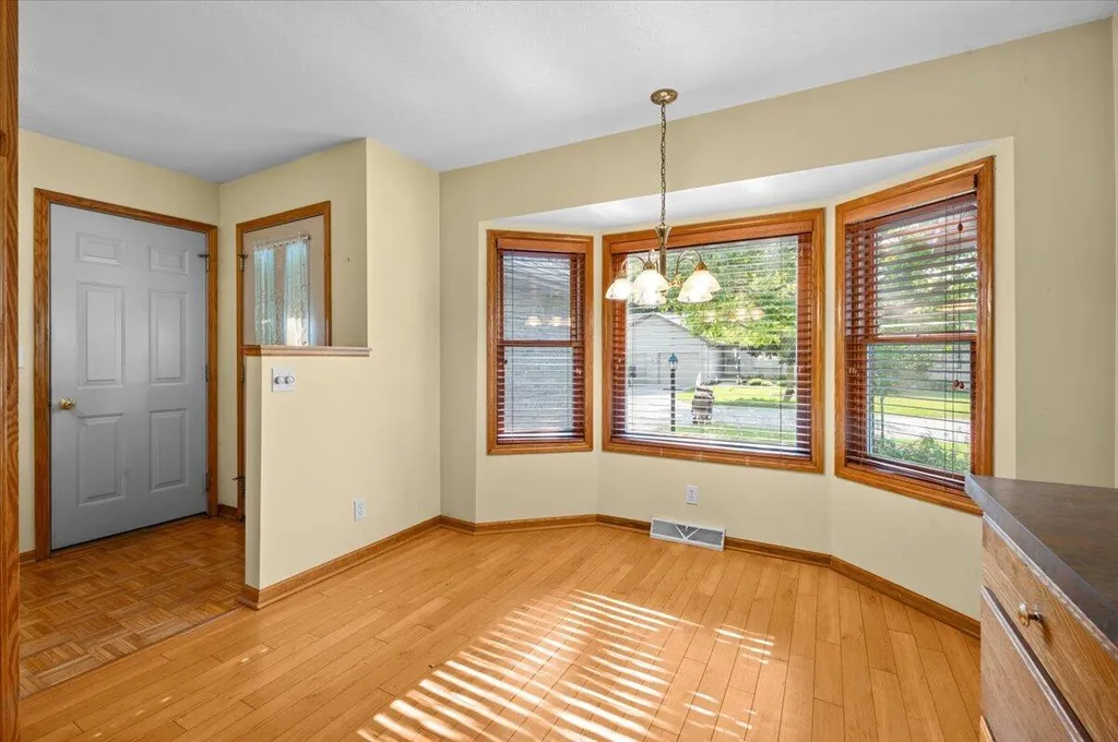 2506 Falcon Pointe Drive NW Walker City MI 49534