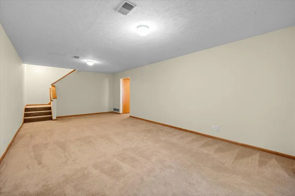 2506 Falcon Pointe Drive NW Walker City MI 49534