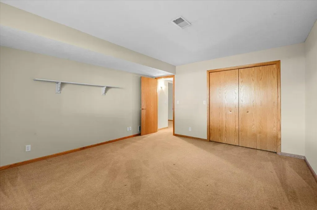 2506 Falcon Pointe Drive NW Walker City MI 49534