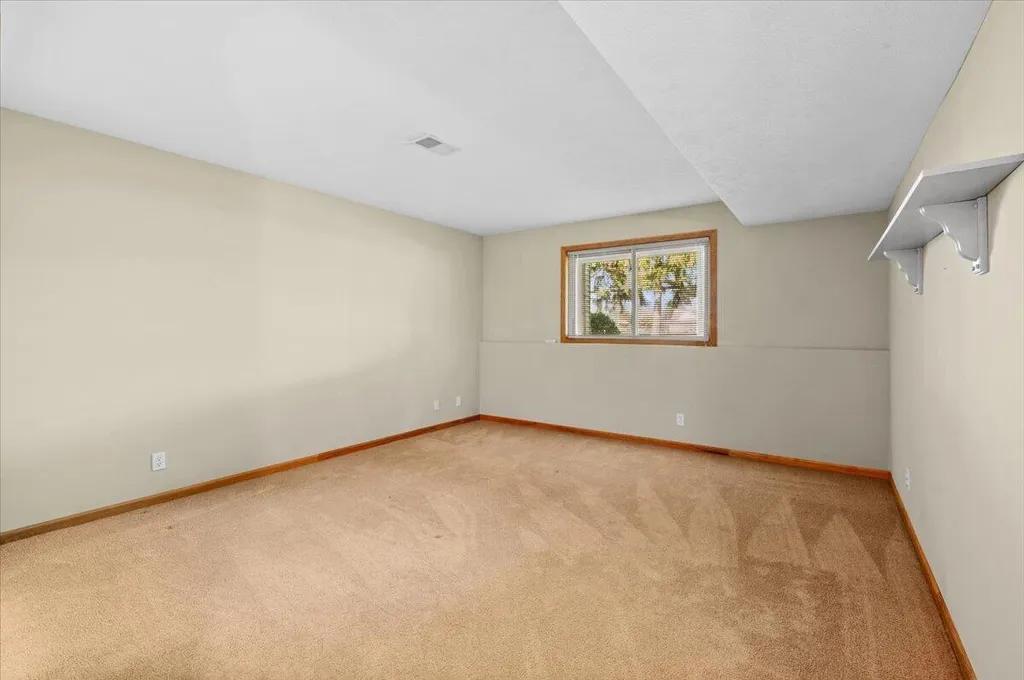 2506 Falcon Pointe Drive NW Walker City MI 49534