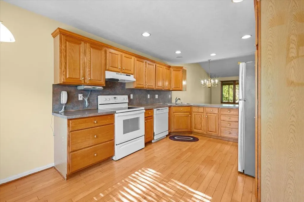 2506 Falcon Pointe Drive NW Walker City MI 49534