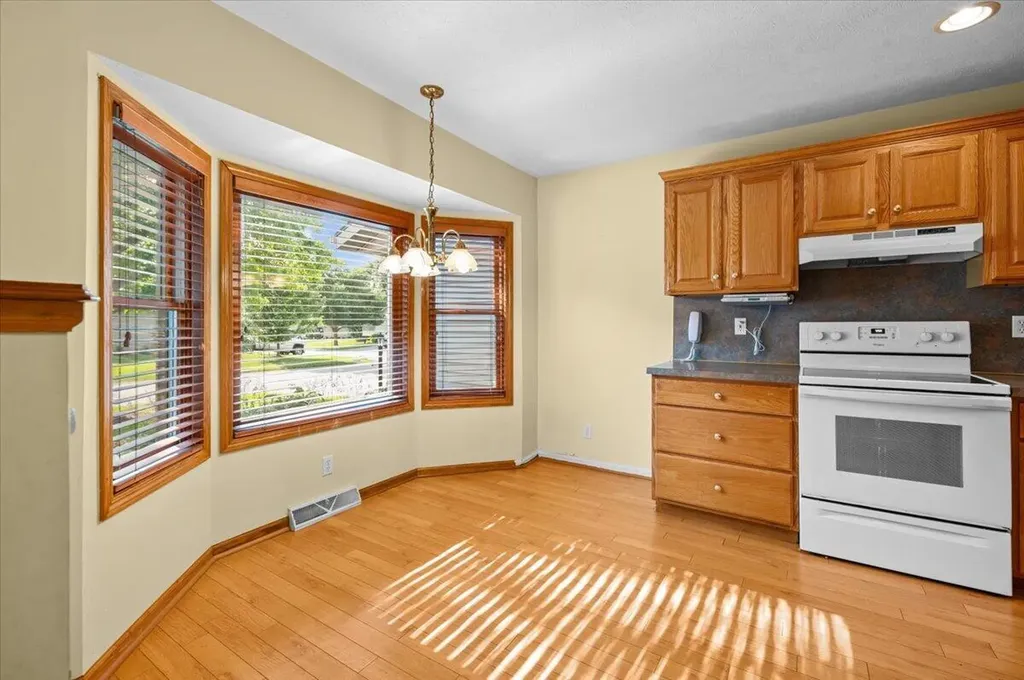 2506 Falcon Pointe Drive NW Walker City MI 49534