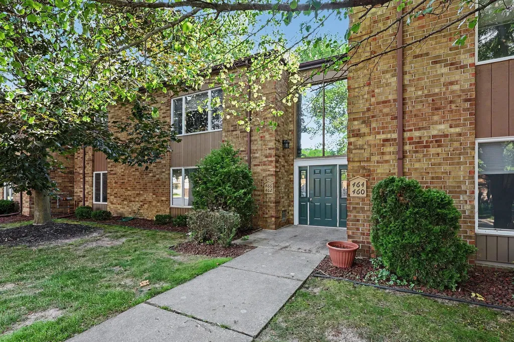 466 Barkwood Court NW Walker City MI 49534