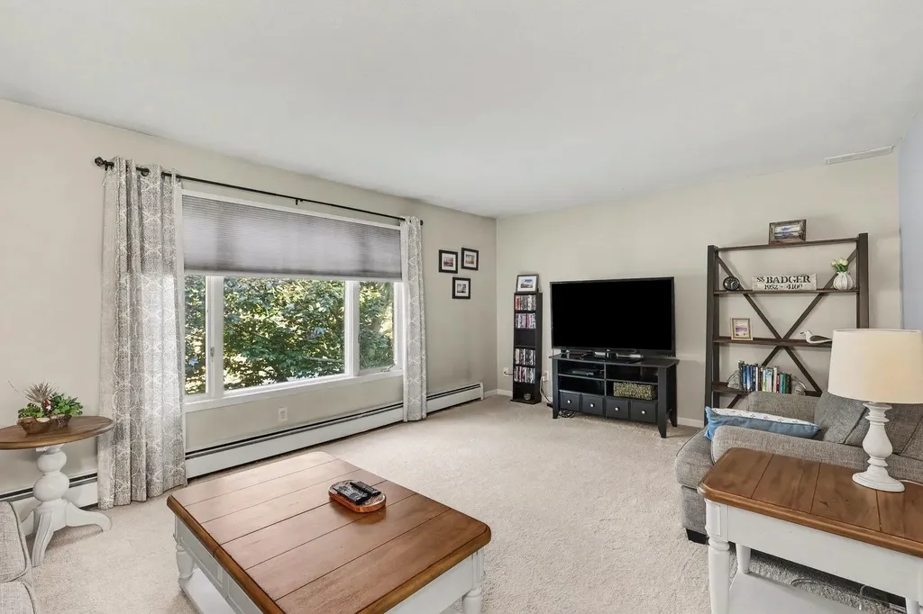 466 Barkwood Court NW Walker City MI 49534