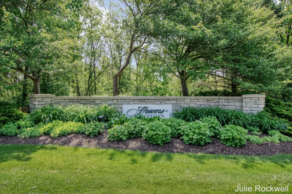 1720 Flowers Crossing Drive NE Grand Rapids Charter Township MI 49525