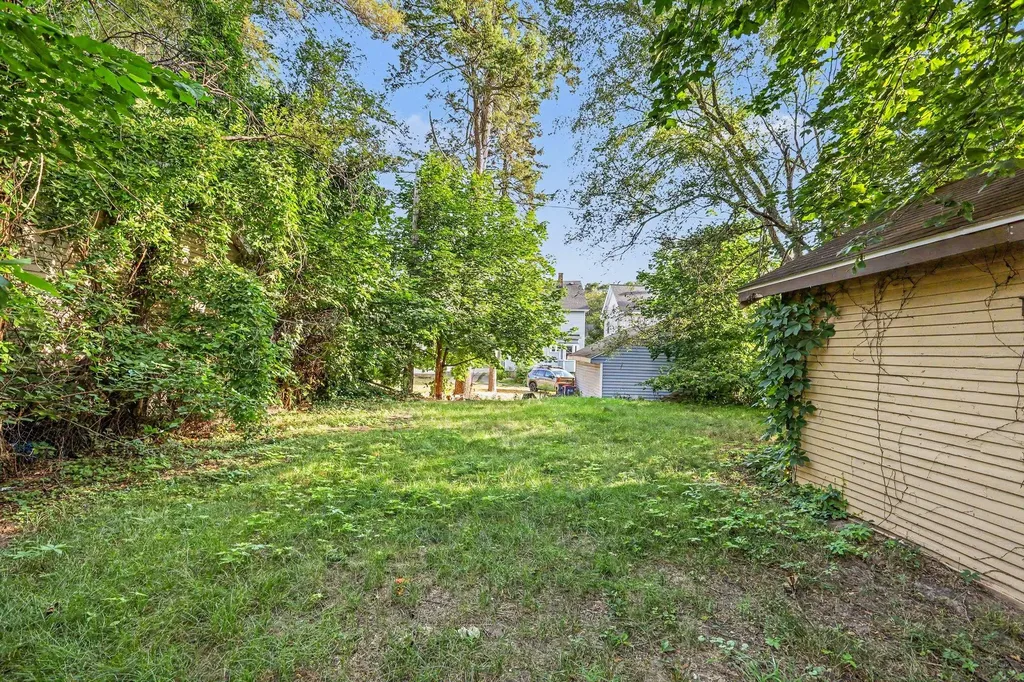 1059 M.l.k. Jr Street SE Grand Rapids City MI 49507