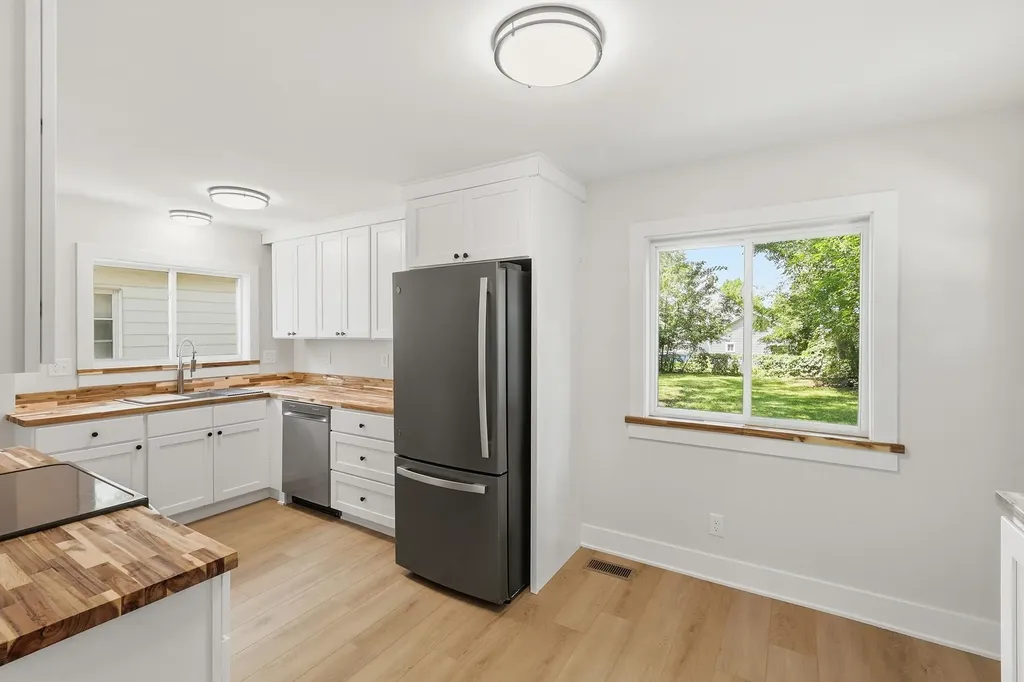 155 Palmer Street NE Grand Rapids City MI 49505