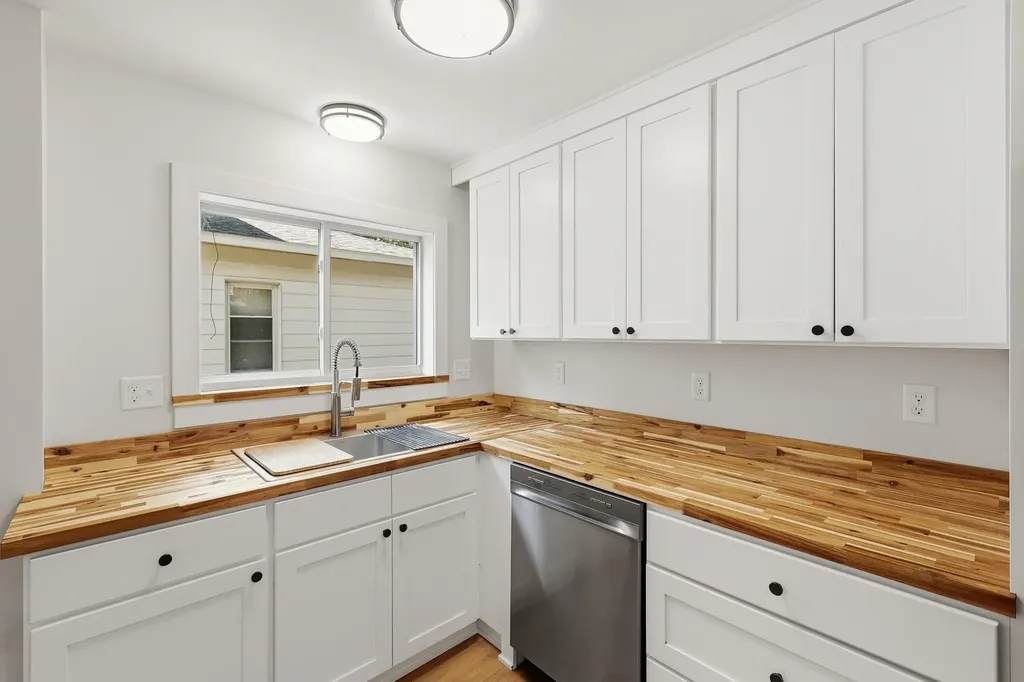 155 Palmer Street NE Grand Rapids City MI 49505