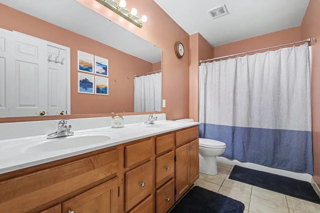 3962 Old Elm Drive SE Kentwood City MI 49512