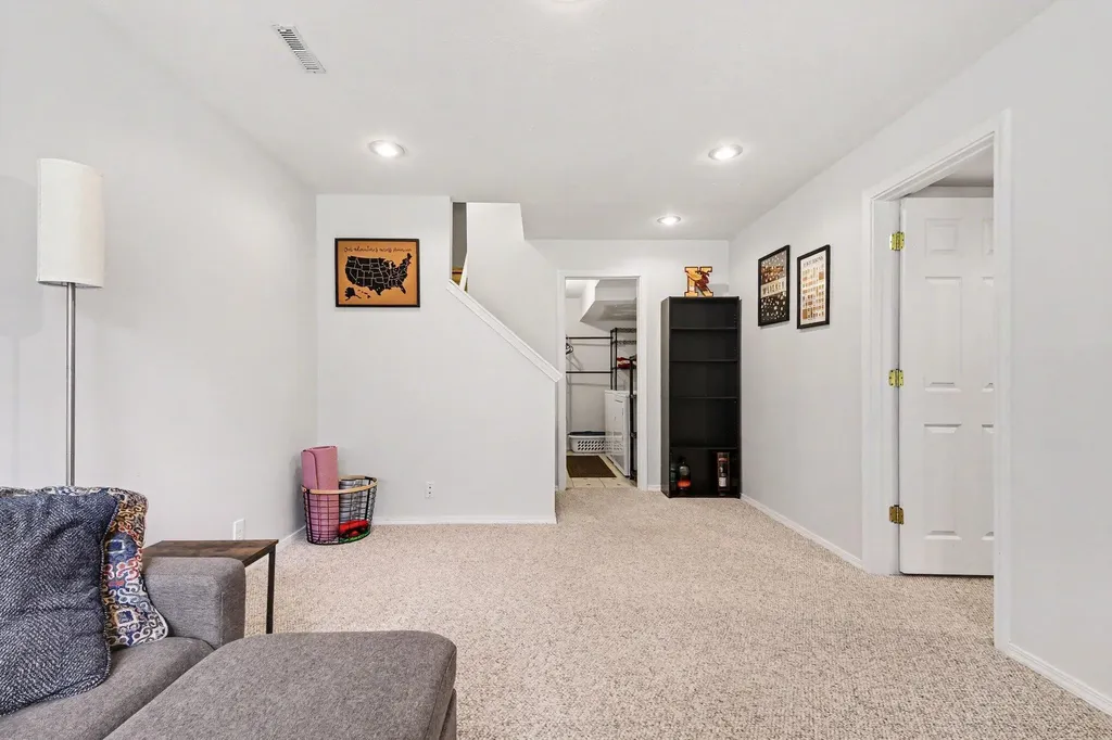 3962 Old Elm Drive SE Kentwood City MI 49512