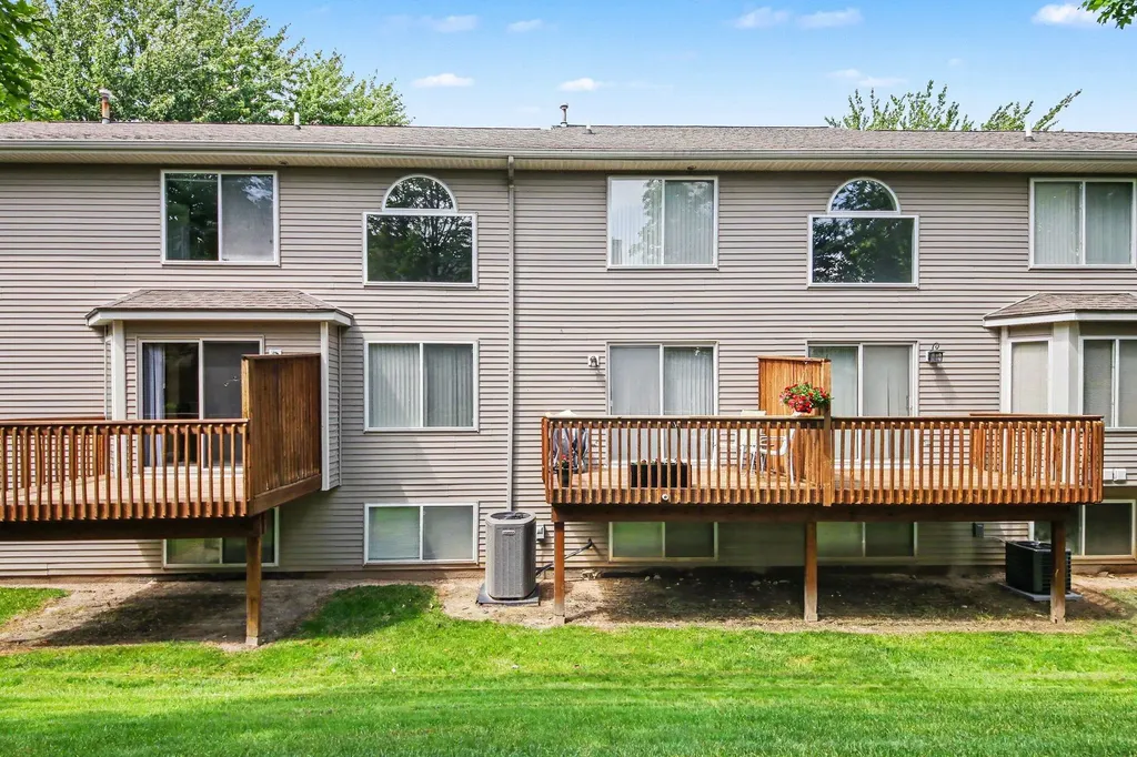 3962 Old Elm Drive SE Kentwood City MI 49512
