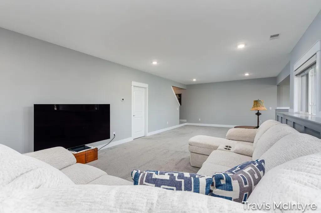 9063 Sterling Hills Drive NE Courtland Township MI 49341