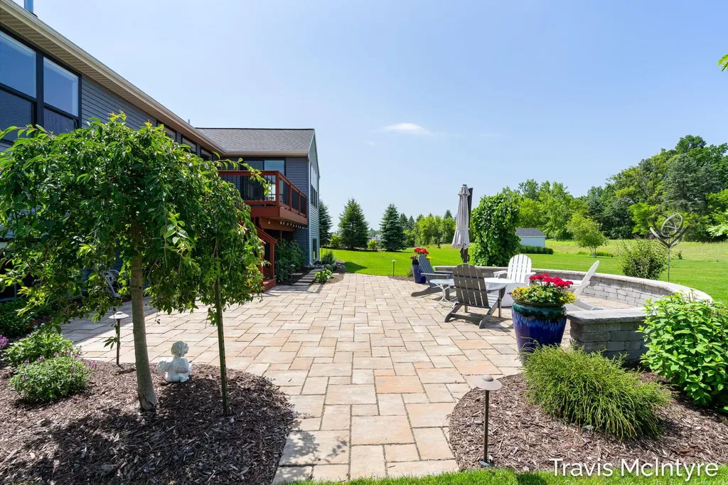 9063 Sterling Hills Drive NE Courtland Township MI 49341