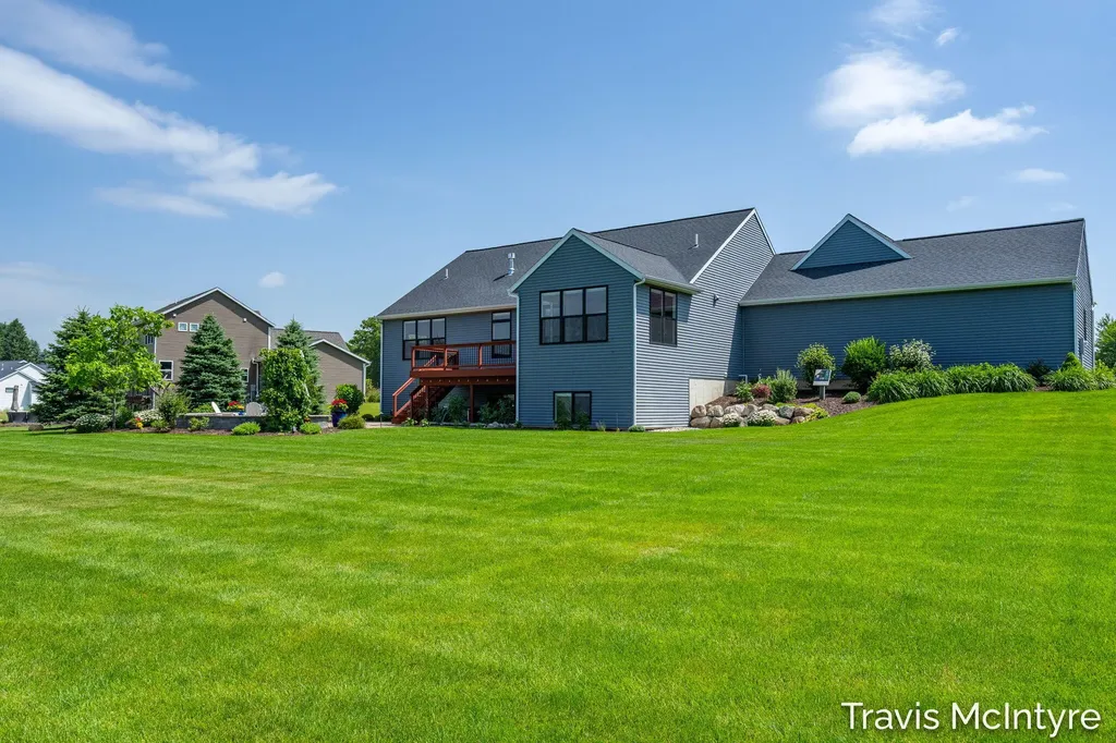 9063 Sterling Hills Drive NE Courtland Township MI 49341