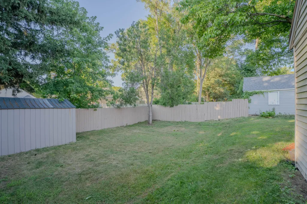 1503 Ardmore Street SE Grand Rapids City MI 49507
