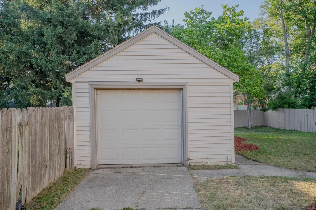1503 Ardmore Street SE Grand Rapids City MI 49507