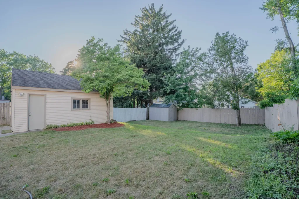 1503 Ardmore Street SE Grand Rapids City MI 49507