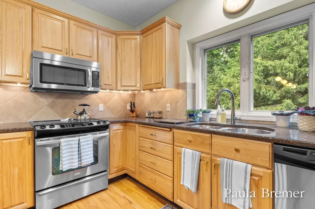 5429 Grand Valley Court NE Ada Township MI 49301