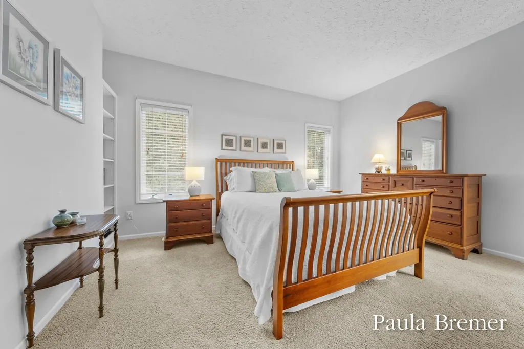 5429 Grand Valley Court NE Ada Township MI 49301
