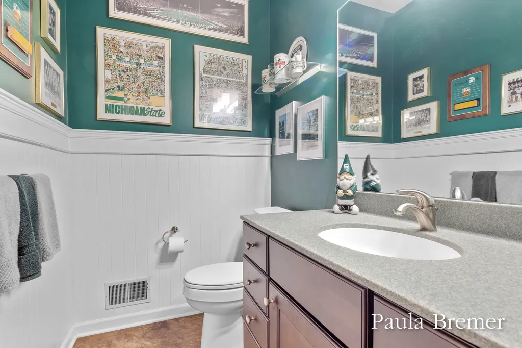 5429 Grand Valley Court NE Ada Township MI 49301