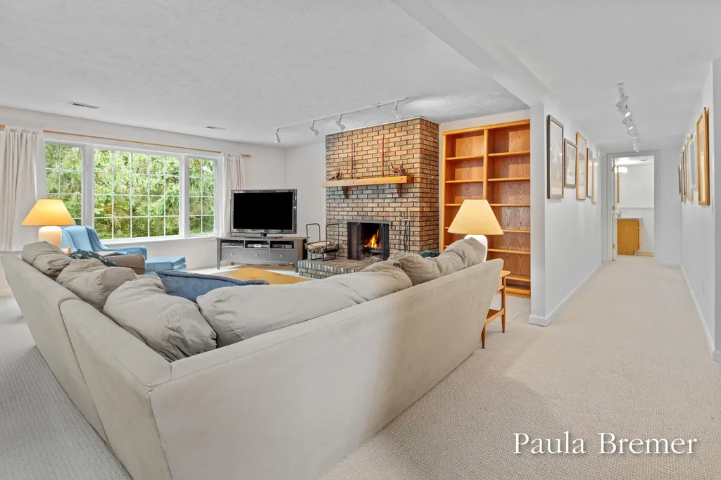 5429 Grand Valley Court NE Ada Township MI 49301