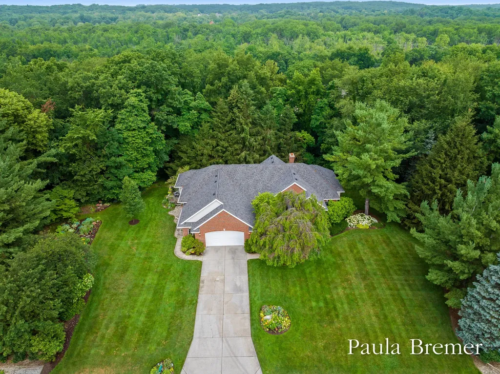 5429 Grand Valley Court NE Ada Township MI 49301