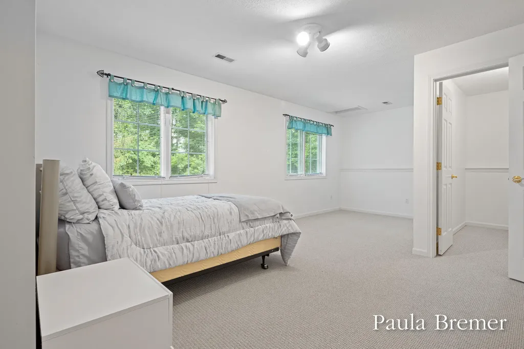 5429 Grand Valley Court NE Ada Township MI 49301