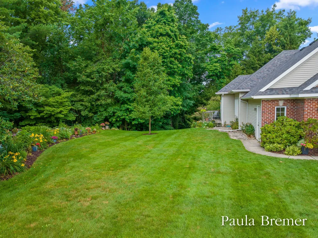 5429 Grand Valley Court NE Ada Township MI 49301