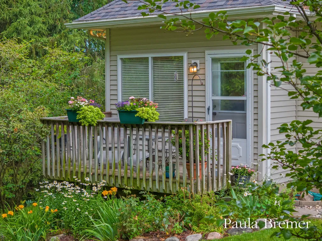 5429 Grand Valley Court NE Ada Township MI 49301