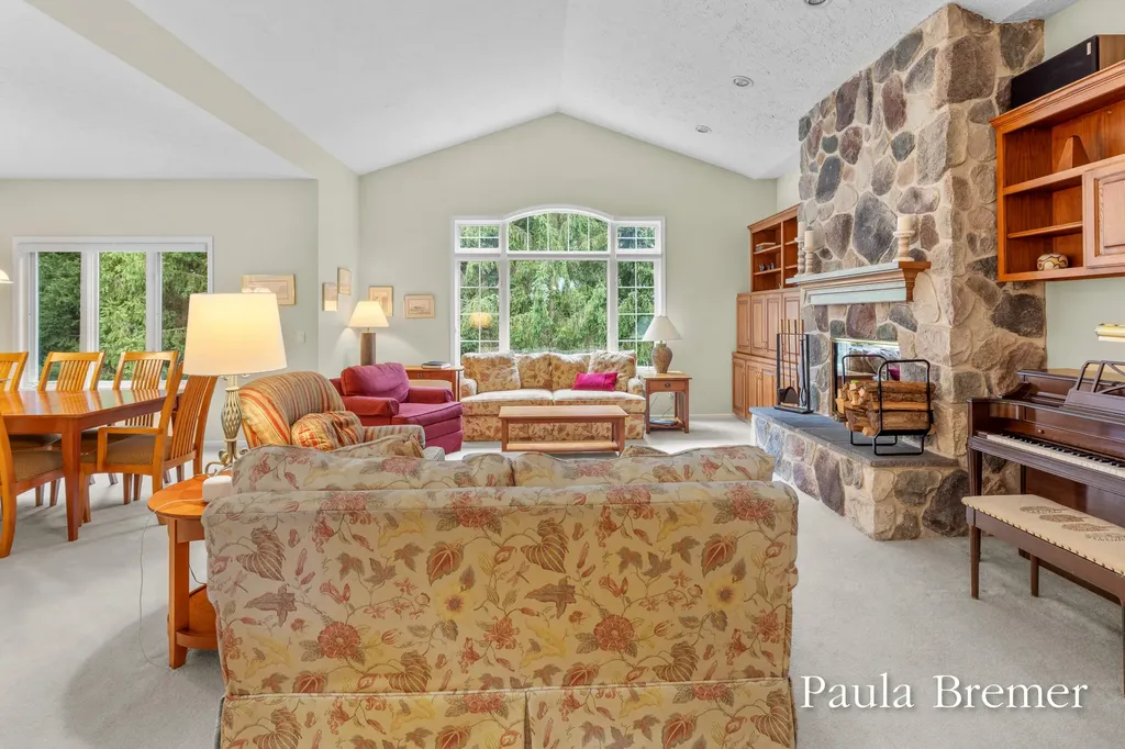 5429 Grand Valley Court NE Ada Township MI 49301
