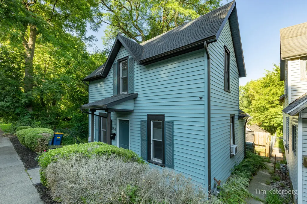 853 Prospect Avenue NE Grand Rapids City MI 49503