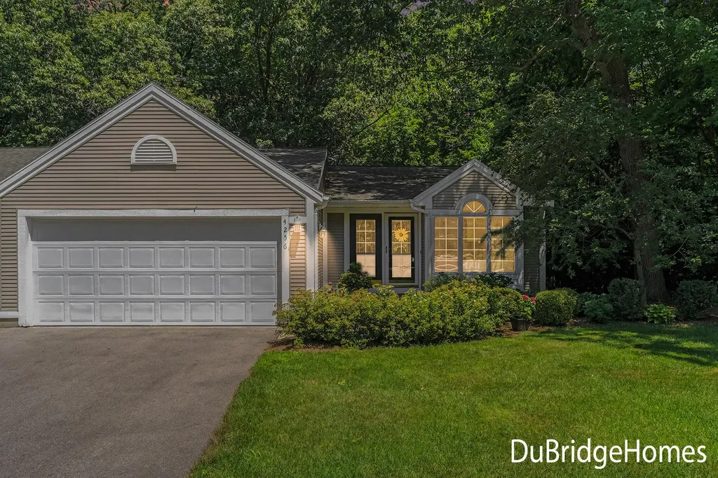 4256 Valley Hollow Drive NE Plainfield Charter Township MI 49525