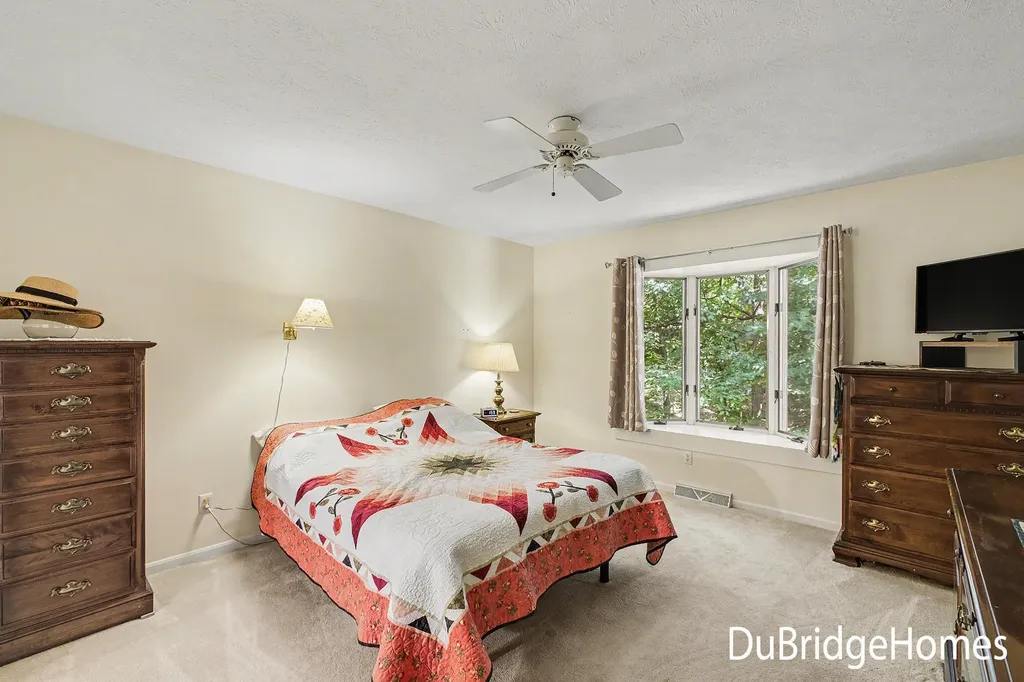 4256 Valley Hollow Drive NE Plainfield Charter Township MI 49525