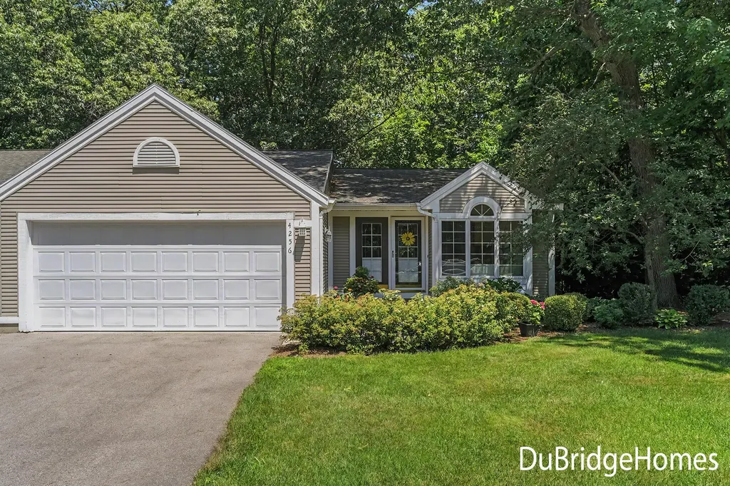 4256 Valley Hollow Drive NE Plainfield Charter Township MI 49525