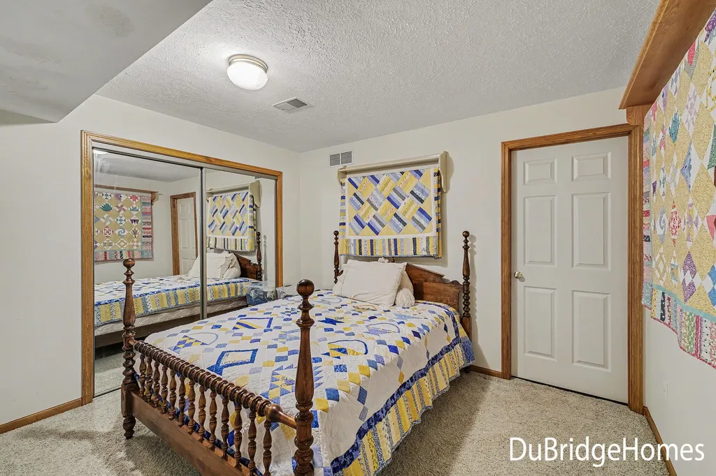 4256 Valley Hollow Drive NE Plainfield Charter Township MI 49525