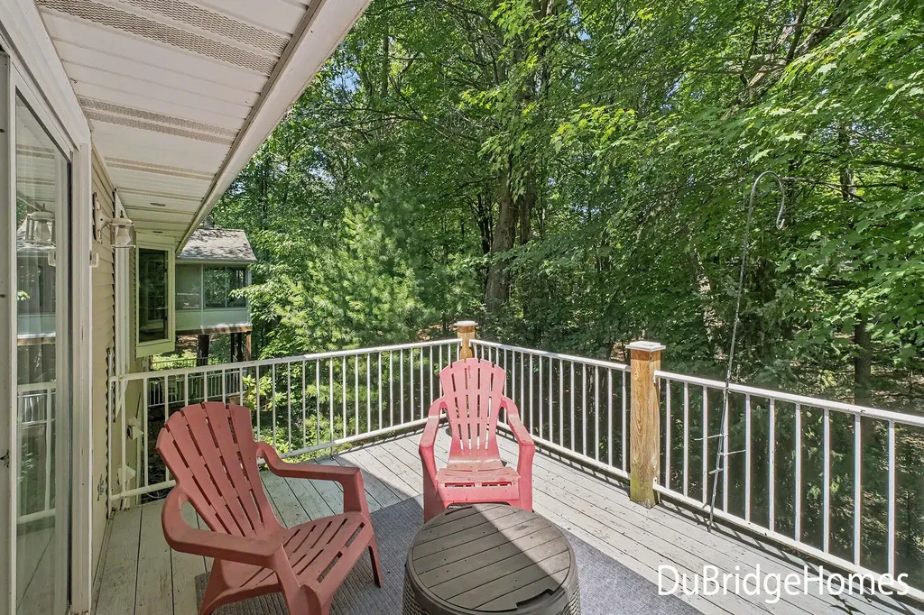 4256 Valley Hollow Drive NE Plainfield Charter Township MI 49525