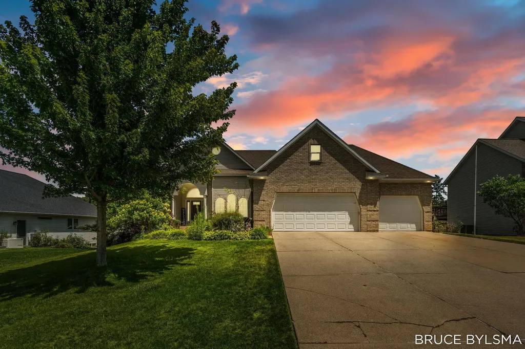 6100 Sunningdale Drive Georgetown Charter Township MI 49426