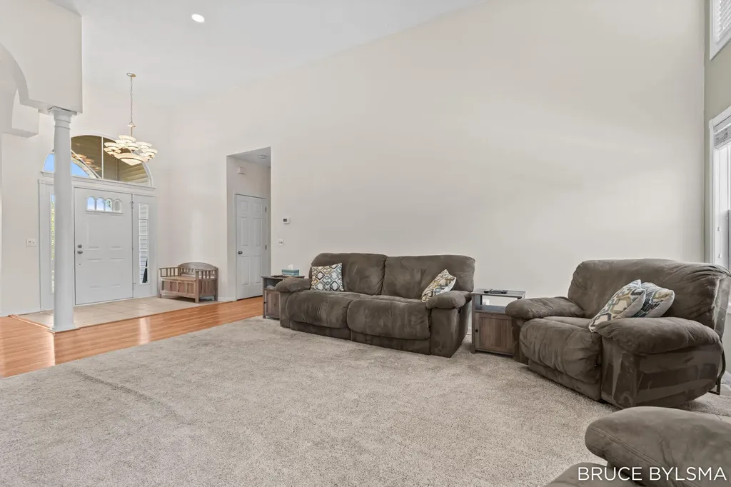 6100 Sunningdale Drive Georgetown Charter Township MI 49426