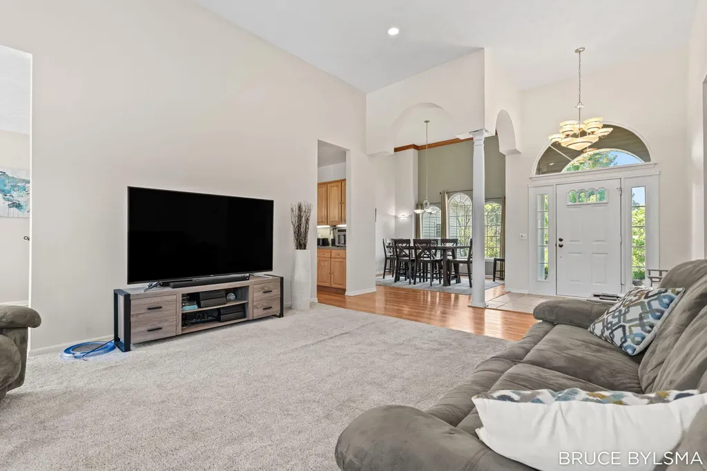 6100 Sunningdale Drive Georgetown Charter Township MI 49426