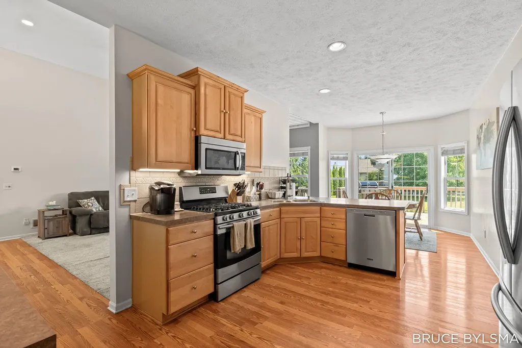 6100 Sunningdale Drive Georgetown Charter Township MI 49426