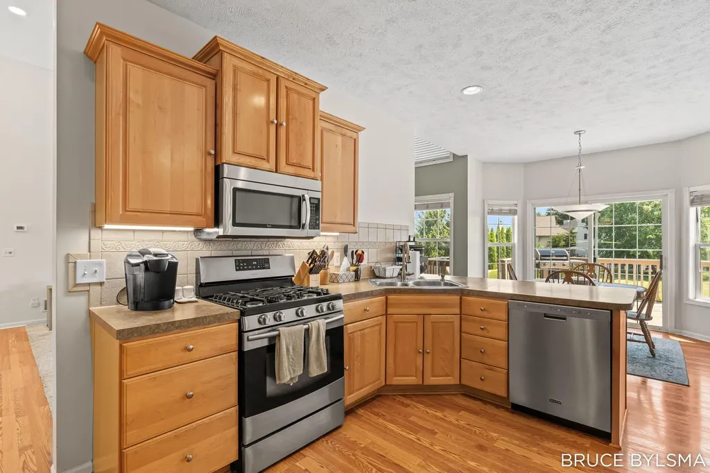 6100 Sunningdale Drive Georgetown Charter Township MI 49426