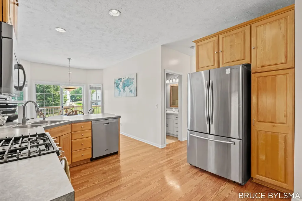 6100 Sunningdale Drive Georgetown Charter Township MI 49426