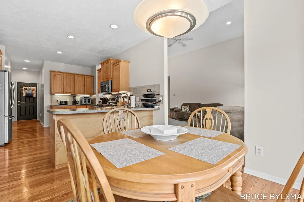 6100 Sunningdale Drive Georgetown Charter Township MI 49426